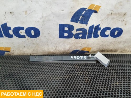 Накладка обшивки крыши кабины левая